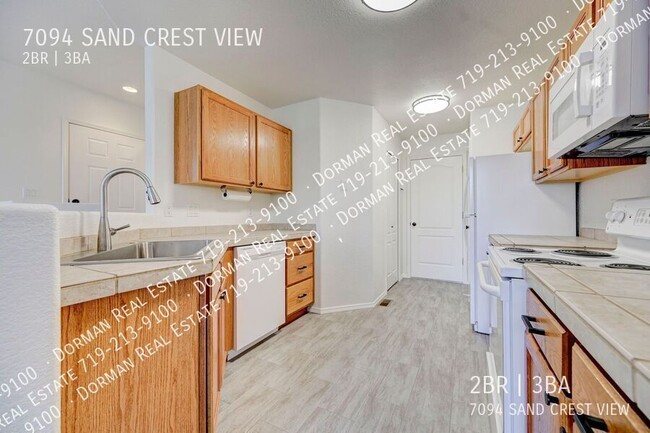 Building Photo - $500 OFF the first month of rent! Townhome...