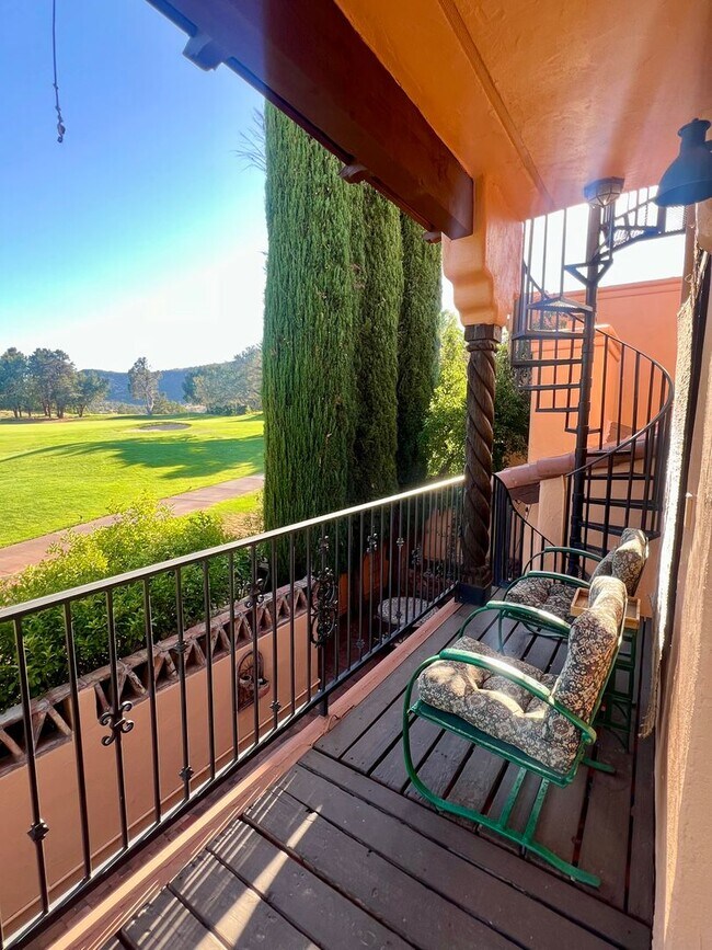 Building Photo - Golf course location with Fitness Center F...