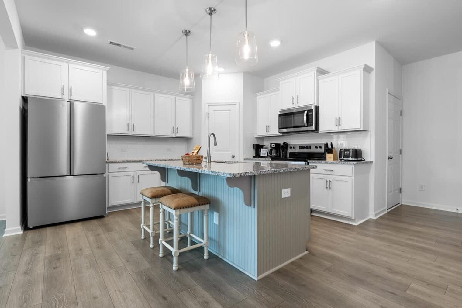 Building Photo - 2 Saltford Ln