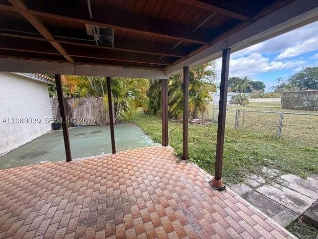 Building Photo - 8835 SW 27th St