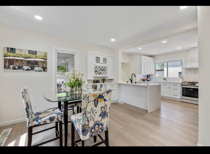 Primary Photo - 1055 N 68th St