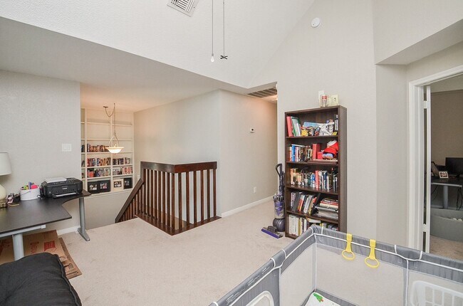 Building Photo - 4614 Rainbow Run