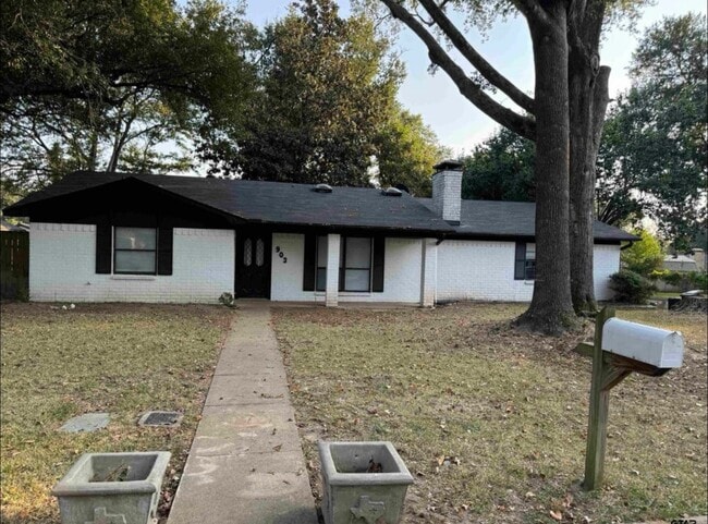 Primary Photo - 903 Joel Dr