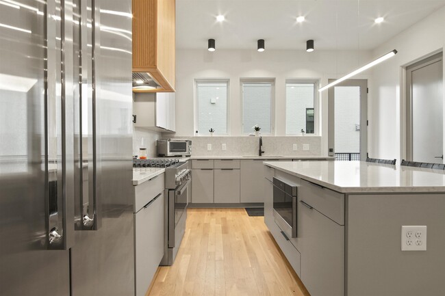 Building Photo - 2347 Hosea L Williams Dr NE