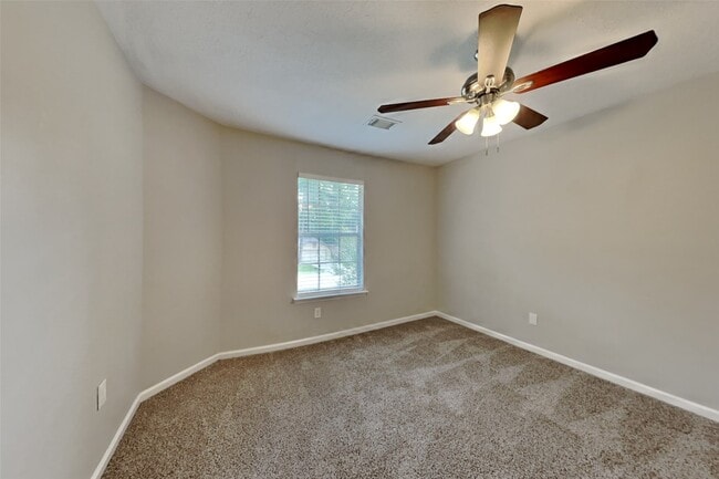 Building Photo - 64 Hickory Oak Dr