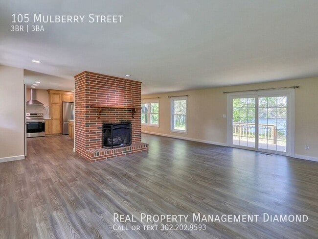 Building Photo - 105 Mulberry St