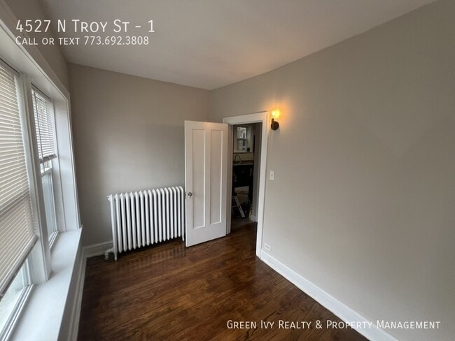 Building Photo - 4527 N Troy St