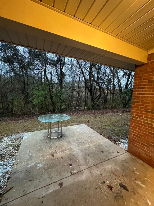 Building Photo - Available May 2026!