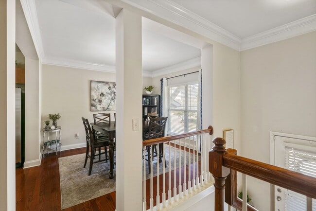 Building Photo - Woodbury Falls Luxury Townhome