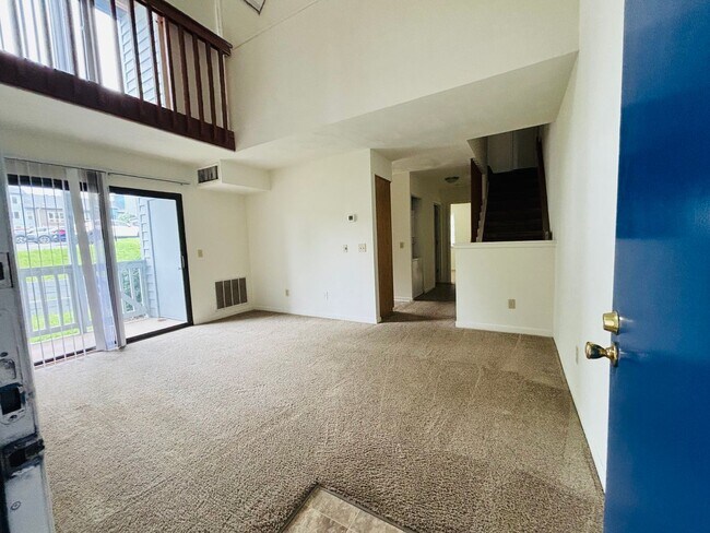 Building Photo - 503 Sunridge Dr