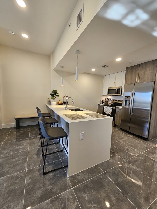 Building Photo - 26589-610 Rosewood Pointe Dr