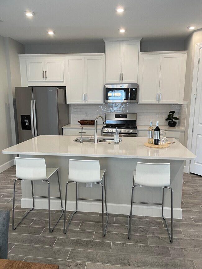Building Photo - 4674 CRESTPOINT Wy