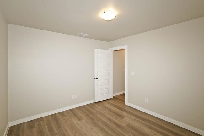 Building Photo - 5009 Stoney Fork St