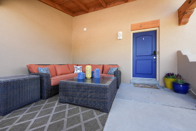 Building Photo - 2115 Tesoro Pl