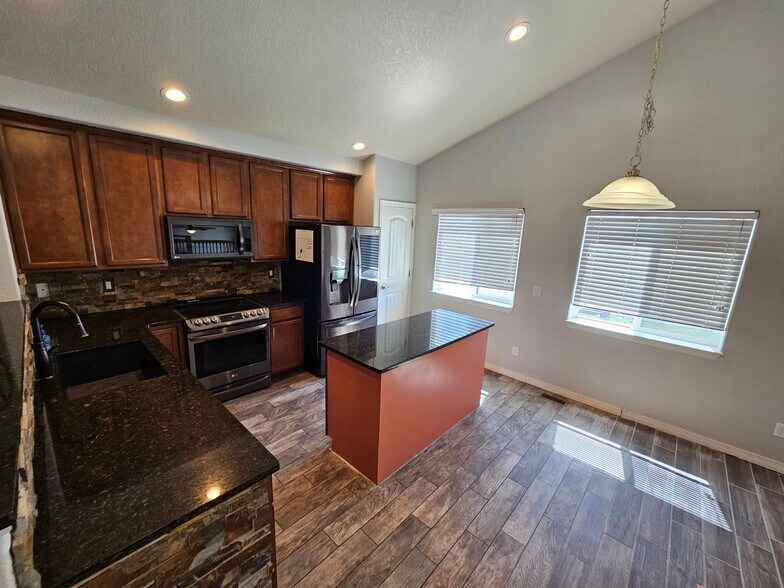 Building Photo - 7431 Araia Dr