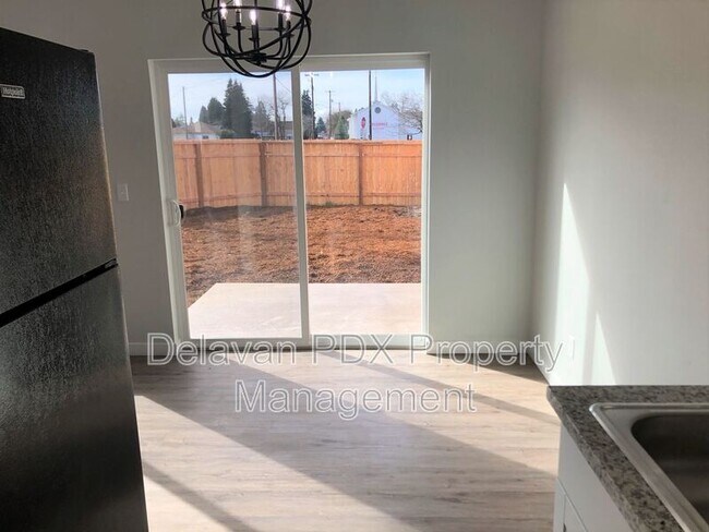 Building Photo - 1396 Kimber Ct