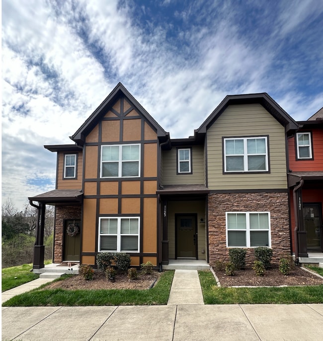 Building Photo - Designer Dream Home