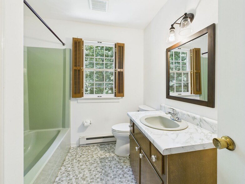 Building Photo - 10202 Seacliff Ln