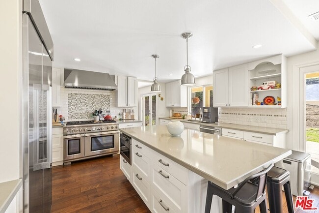 Building Photo - 3804 Vista Linda Dr