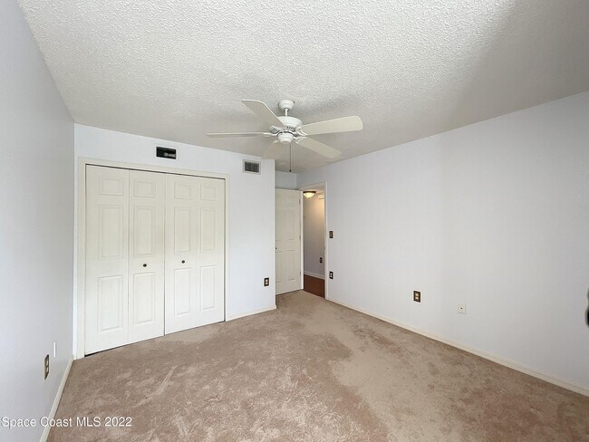 Building Photo - 7040 US-1