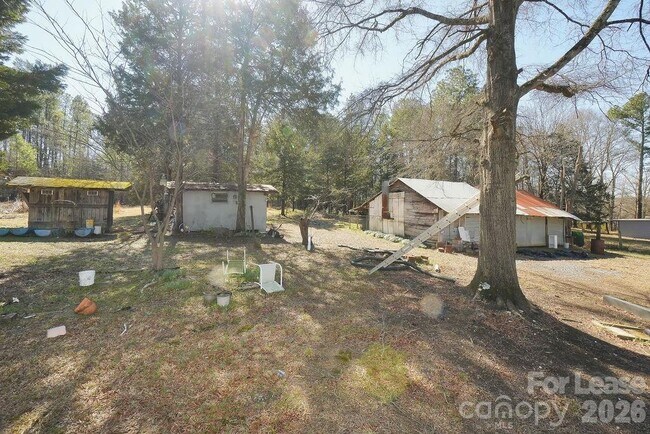 Building Photo - 909 Fisher St