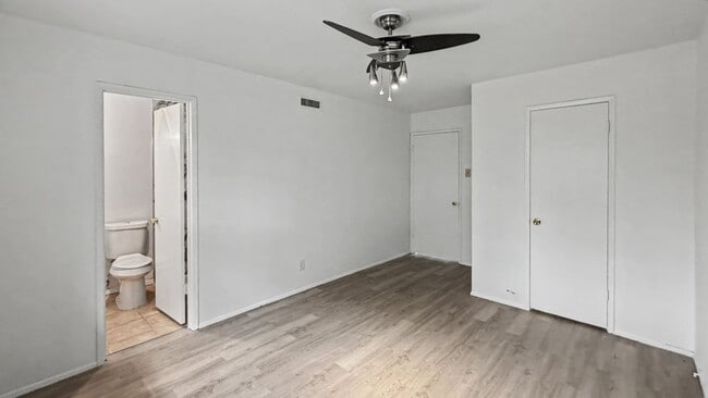 Building Photo - 130 Astoria Dr