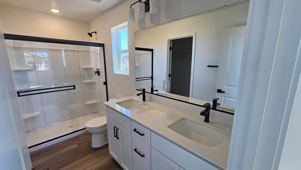 Building Photo - 10295 Maribel Way