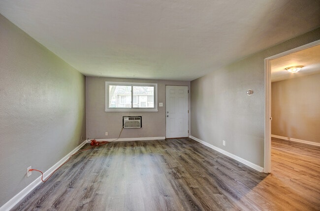 Building Photo - 503 Morgan St