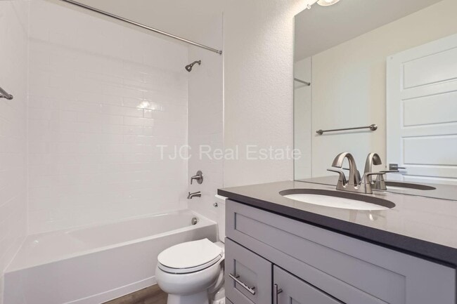 Building Photo - 10371 E 62nd Pl