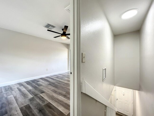 Building Photo - 10288 Turkey Lake Rd