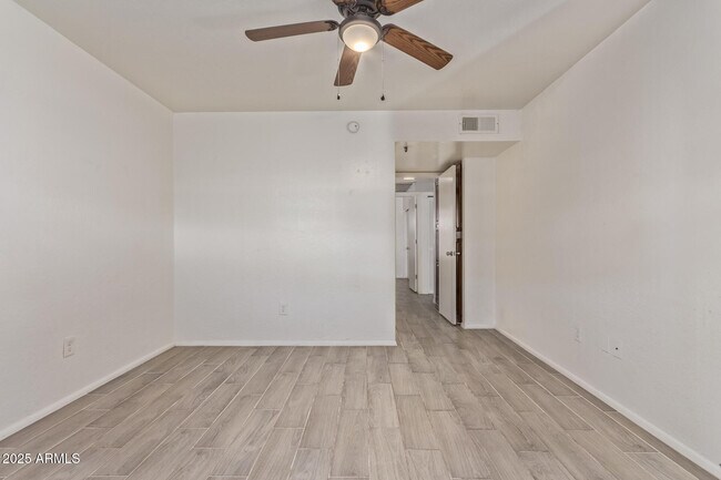 Building Photo - 7494 E Earll Dr