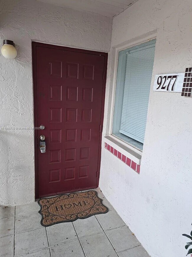 Building Photo - 9277 SW 138th Pl