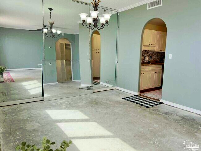 Building Photo - 825 Bayshore Dr