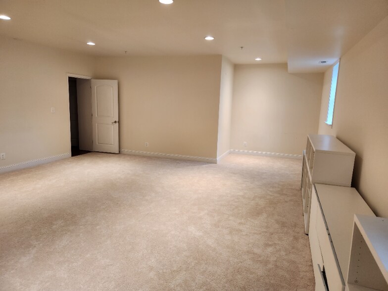 Building Photo - 14194 Platinum Dr