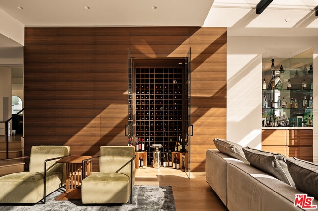 Building Photo - 972 Palisades Beach Rd