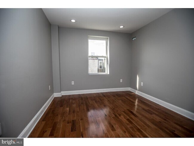 Building Photo - 1512 S 18th St
