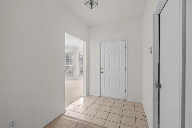 Building Photo - 9808 Nixon Dr