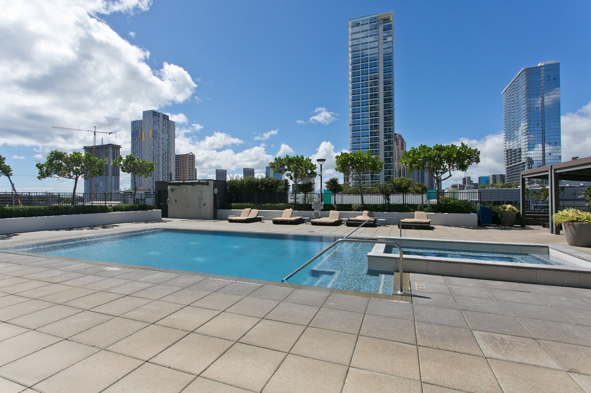 Building Photo - 1009 Kapiolani Blvd