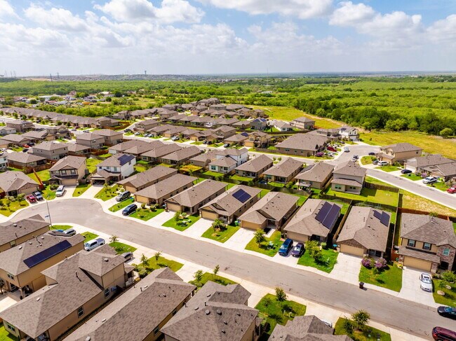 Building Photo - 3 Bedroom Rental in Convenient West San Antonio Location