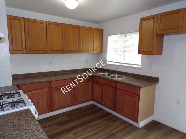 Building Photo - 1820 Calico Dr
