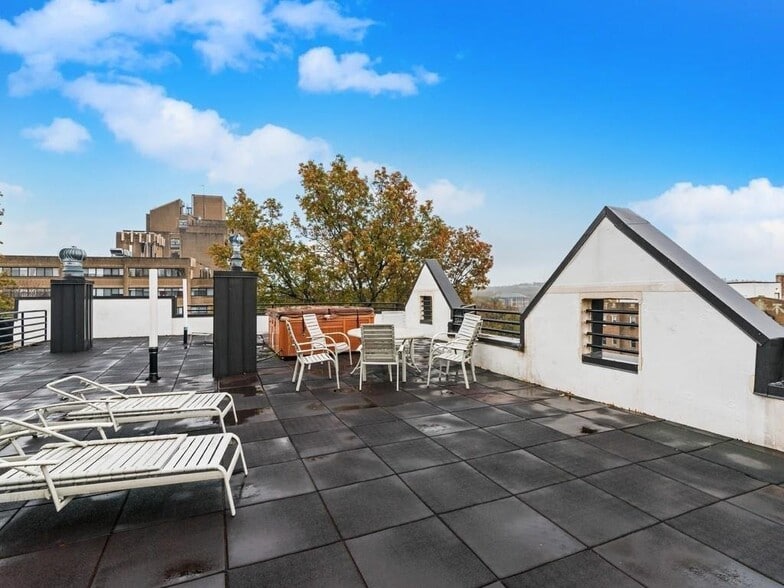 Building Photo - 1933 Commonwealth Ave