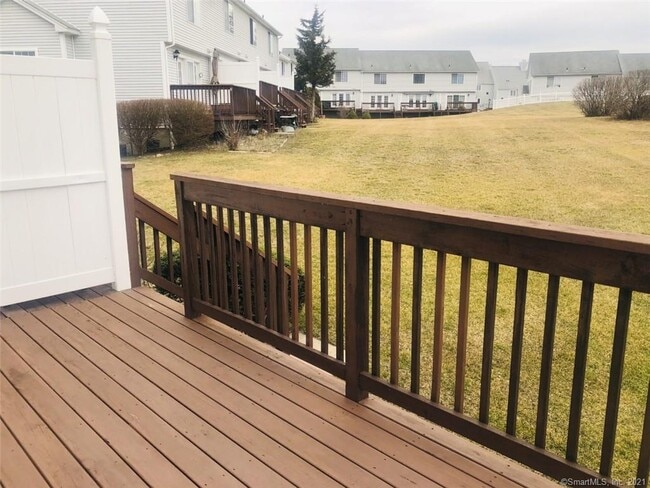 Building Photo - 560 Silver Sands Rd