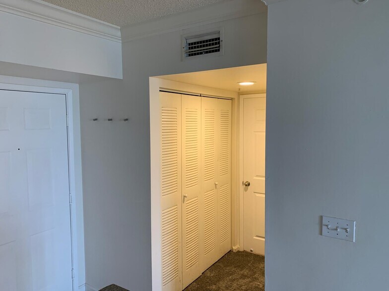 Hallway and washer/dryer closet - 1919 Van Buren St