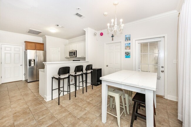 Building Photo - 900 Dean Lee Dr