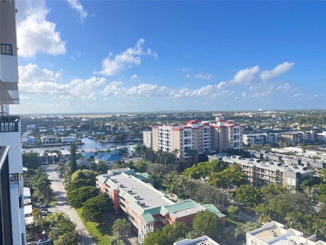 Building Photo - 531 N Ocean Blvd