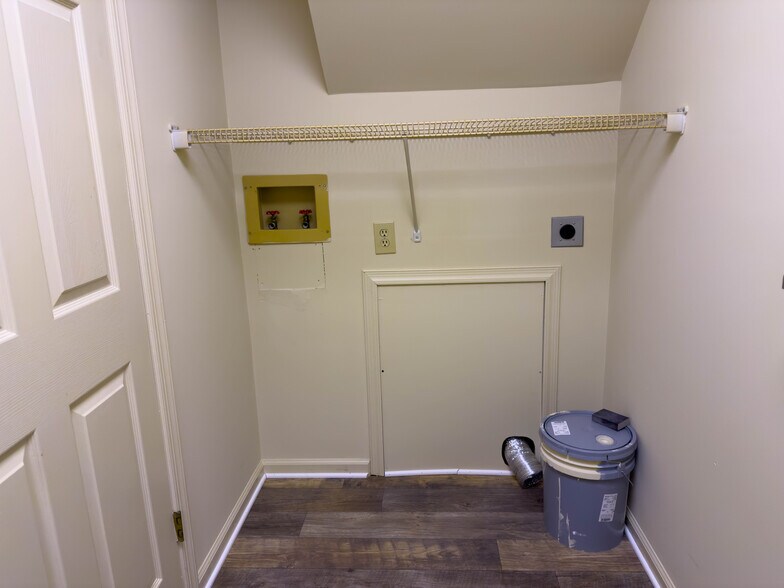 Building Photo - 126 S Court St