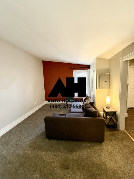 Building Photo - 1012 W Turner St