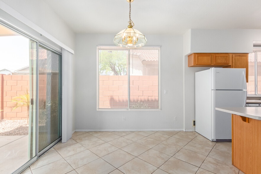 Building Photo - 3316 E Tierra Buena Ln