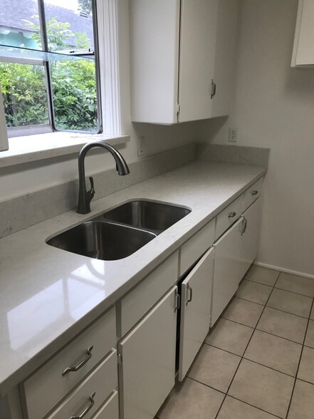 Building Photo - 22414 Susana Ave