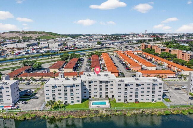 Building Photo - 9915 W Okeechobee Rd